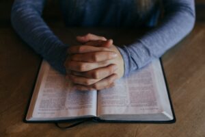 Read more about the article Biblical Praying (Psalm 119:115)